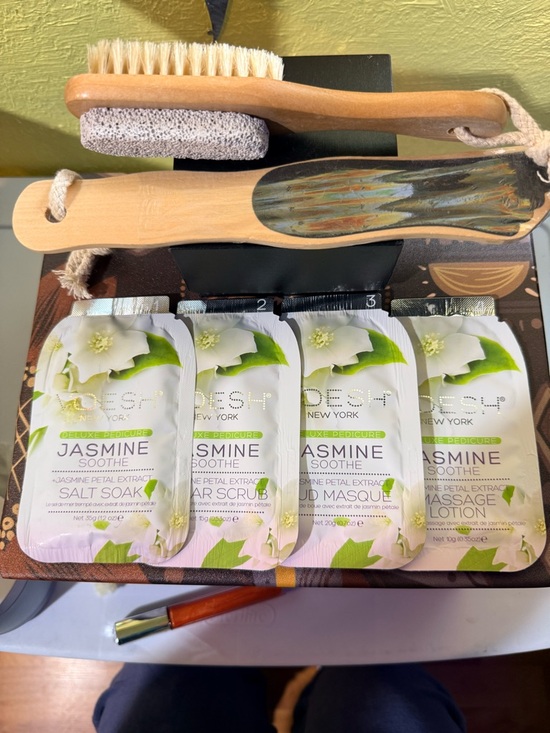 Voesh Other - Voesh Jasmine Soothe Salt Soak Single-Use Pedicure Pack